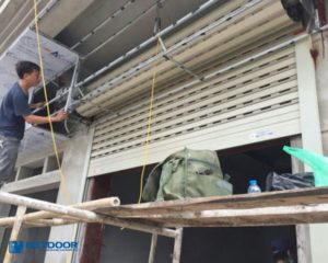 Lắp cửa cuốn cũ đối mặt nhiều nguy cơ mất an toàn cao