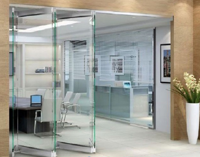 Sửa lỗi cửa kính cường lực không đóng được